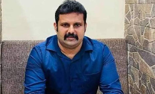 പുസ്​തകം വിൽക്കാനെത്തിയ യുവതിക്ക്​​​ പീഡനം; വില്ലേജ്​ ഒാഫിസർ റിമാൻഡിൽ