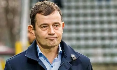 കോച്ച് കിബു വികൂനയെ പുറത്താക്കി ബ്ലാസ്റ്റേഴ്സ്