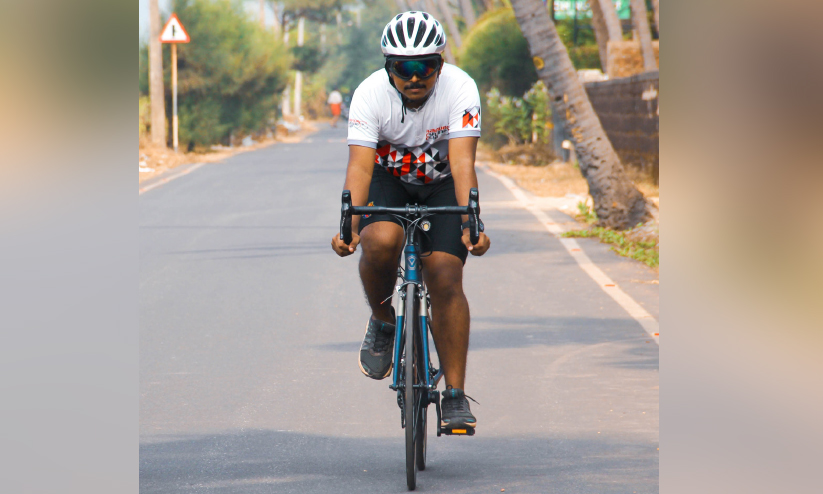 വീട്ടിൽ നിന്ന് കോളജിലേക്കാണ്; സൈക്കിളിൽ പിന്നിട്ടത് 454 കിലോമീറ്റർ വീട്ടിൽ നിന്ന് കോളജിലേക്കാണ്; സൈക്കിളിൽ പിന്നിട്ടത് 454 കിലോമീറ്റർ