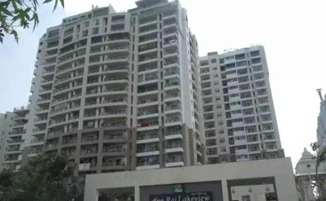 അപ്പാർട്ട്മെന്റിൽ പാർട്ടിക്ക് പിന്നാലെ 103 പേർക്ക് കോവിഡ് അപ്പാർട്ട്മെന്റിൽ പാർട്ടിക്ക് പിന്നാലെ 103 പേർക്ക് കോവിഡ്