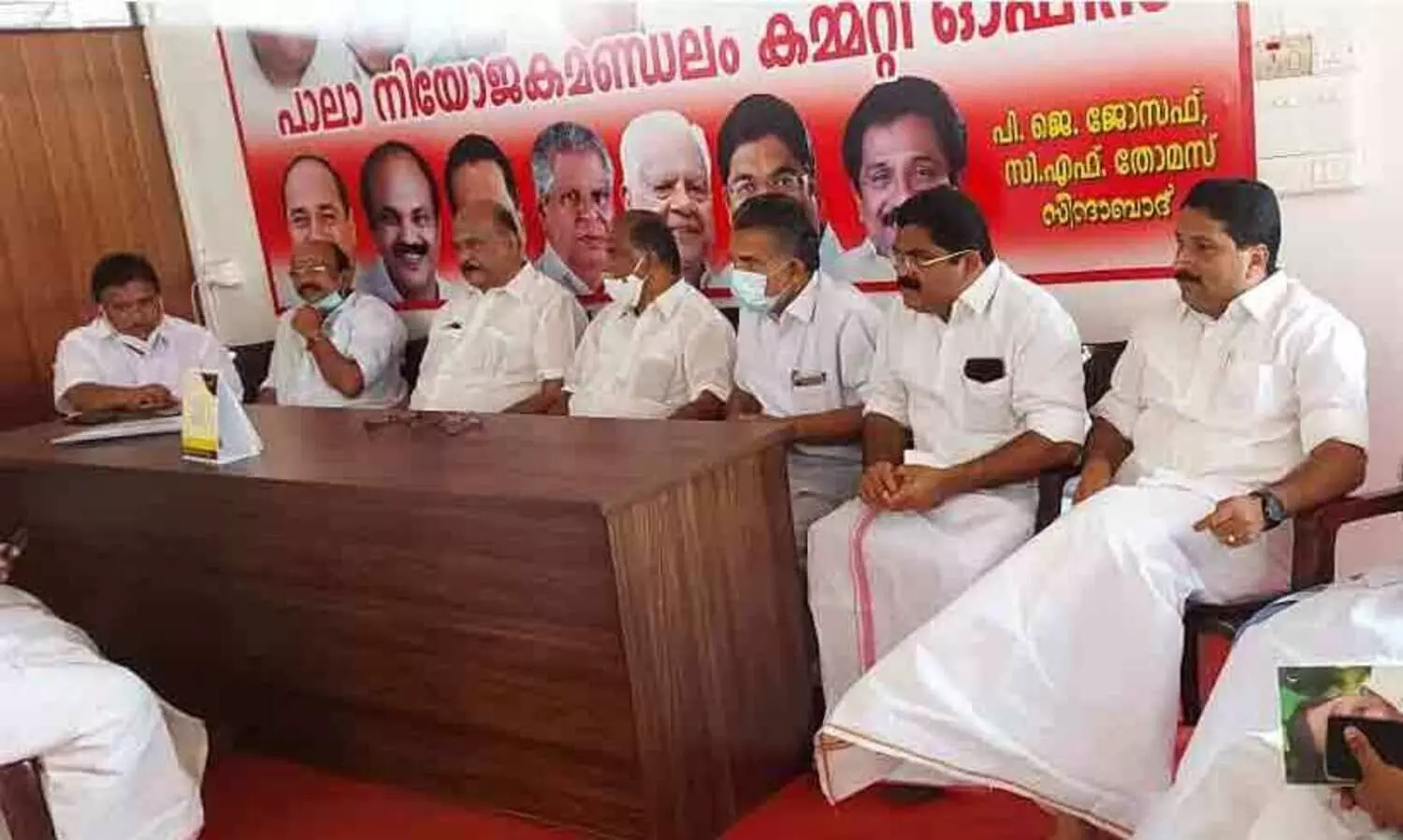 അവിചാരിതമായ കൂടിക്കാഴ്ച: പാലായിലെ യു.ഡി.എഫ് യോഗത്തിൽ കാപ്പനെത്തി