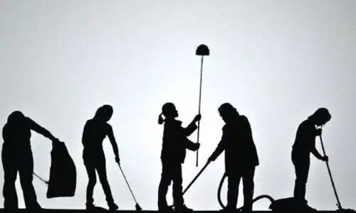 കോ​വി​ഡ്​ വാ​ക്​​സി​ൻ: വി​ദേ​ശി​ക​ളി​ൽ മു​ൻ​ഗ​ണ​ന ഗാ​ർ​ഹി​ക തൊ​ഴി​ലാ​ളി​ക​ൾ​ക്ക്​