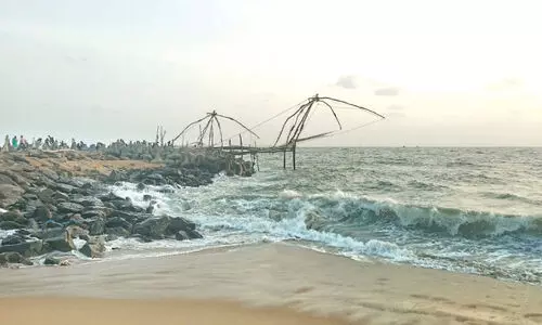 മുനക്കൽ മുസിരിസ്​ ഡോൾഫിൻ ബീച്ച്​ അന്താരാഷ്​ട്ര നിലവാരത്തിലേക്ക്​