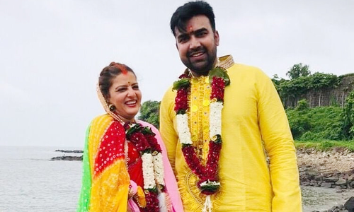 ബോളിവുഡ്​ താരത്തി​െൻറ ആത്മഹത്യ; ഭാര്യക്കും ഭാര്യാമാതാവിനുമെതിരെ കേസെടുത്ത്​ മുംബൈ പൊലീസ്​