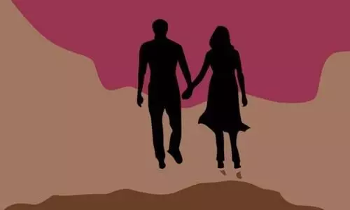 മക്കളെ ഉപേക്ഷിച്ച്​ യുവതി ഒളിച്ചോടി