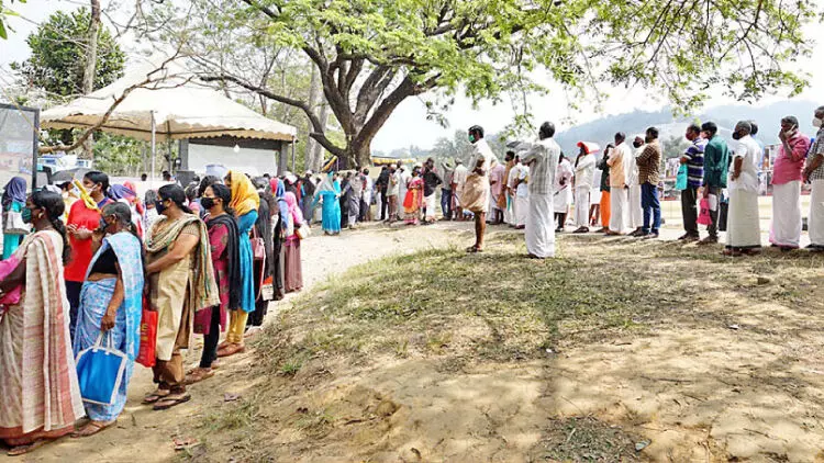 ആവലാതികൾക്ക് അറുതി; സാന്ത്വനം സ്പർശം അദാലത്ത് പൂർത്തിയായി ആവലാതികൾക്ക് അറുതി; സാന്ത്വനം സ്പർശം അദാലത്ത് പൂർത്തിയായി
