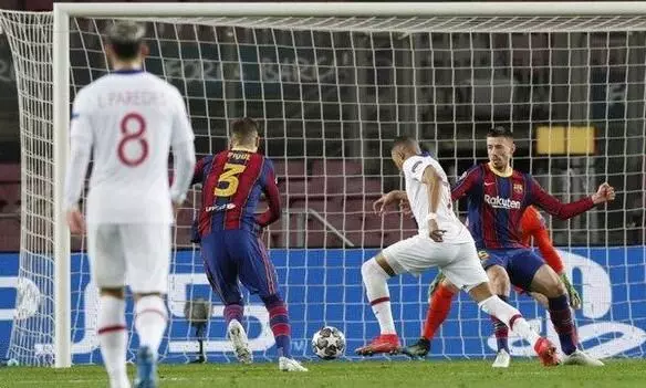 ഹാട്രിക്ക് എംബാപ്പെ; നൗ കാമ്പിൽ മെസ്സിയൂടെ ബാഴ്സയെ മുക്കി പി.എസ്.ജി ഹാട്രിക്ക് എംബാപ്പെ; നൗ കാമ്പിൽ മെസ്സിയൂടെ ബാഴ്സയെ മുക്കി പി.എസ്.ജി