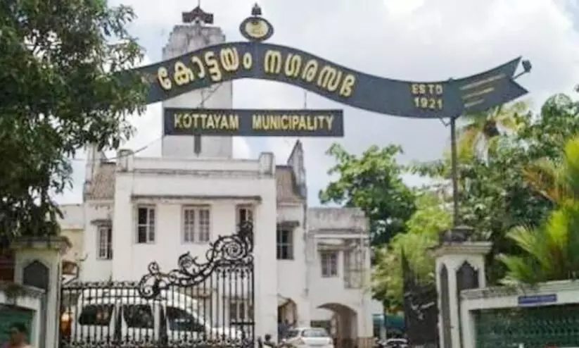 Nehru Park maintainence charge over to private individual;  commotion in the council