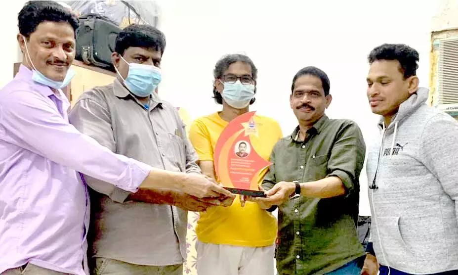 പ്രകാശന് നെടുങ്കണ്ടിക്ക് യാത്രയയപ്പ് നൽകി പ്രകാശന് നെടുങ്കണ്ടിക്ക് യാത്രയയപ്പ് നൽകി