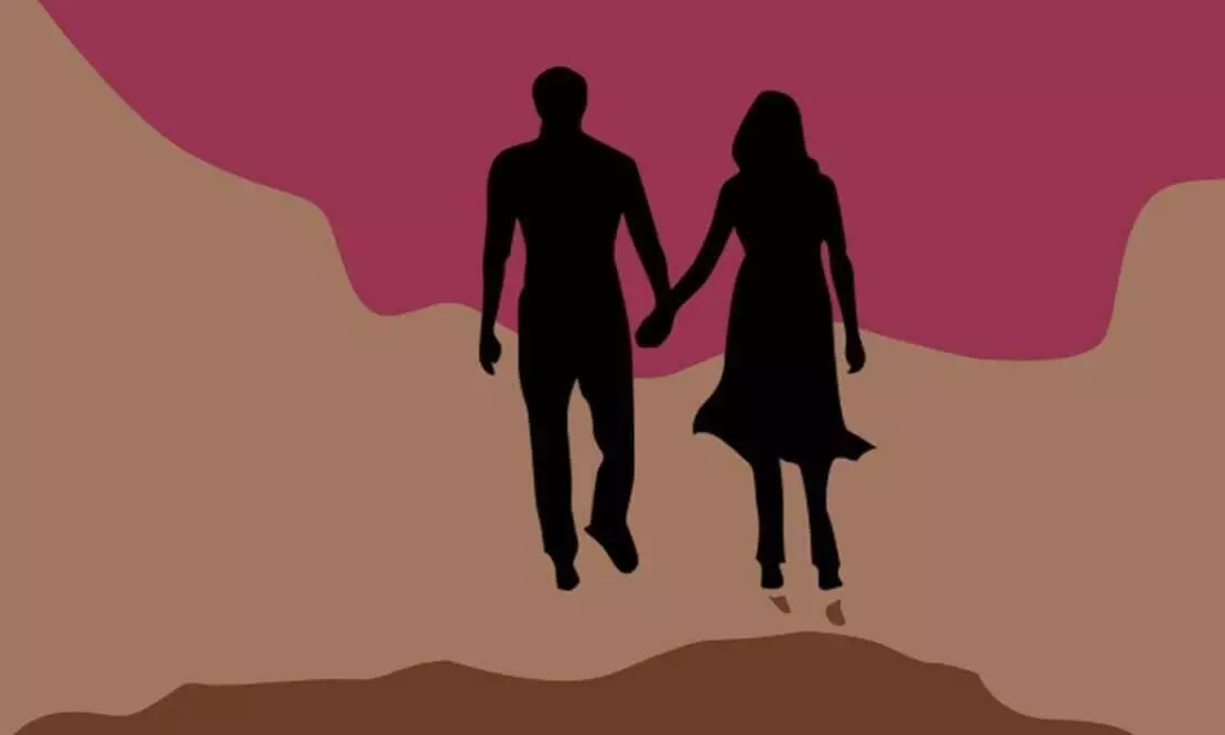 മക്കളെ ഉപേക്ഷിച്ച് യുവതി ഒളിച്ചോടി മക്കളെ ഉപേക്ഷിച്ച് യുവതി ഒളിച്ചോടി