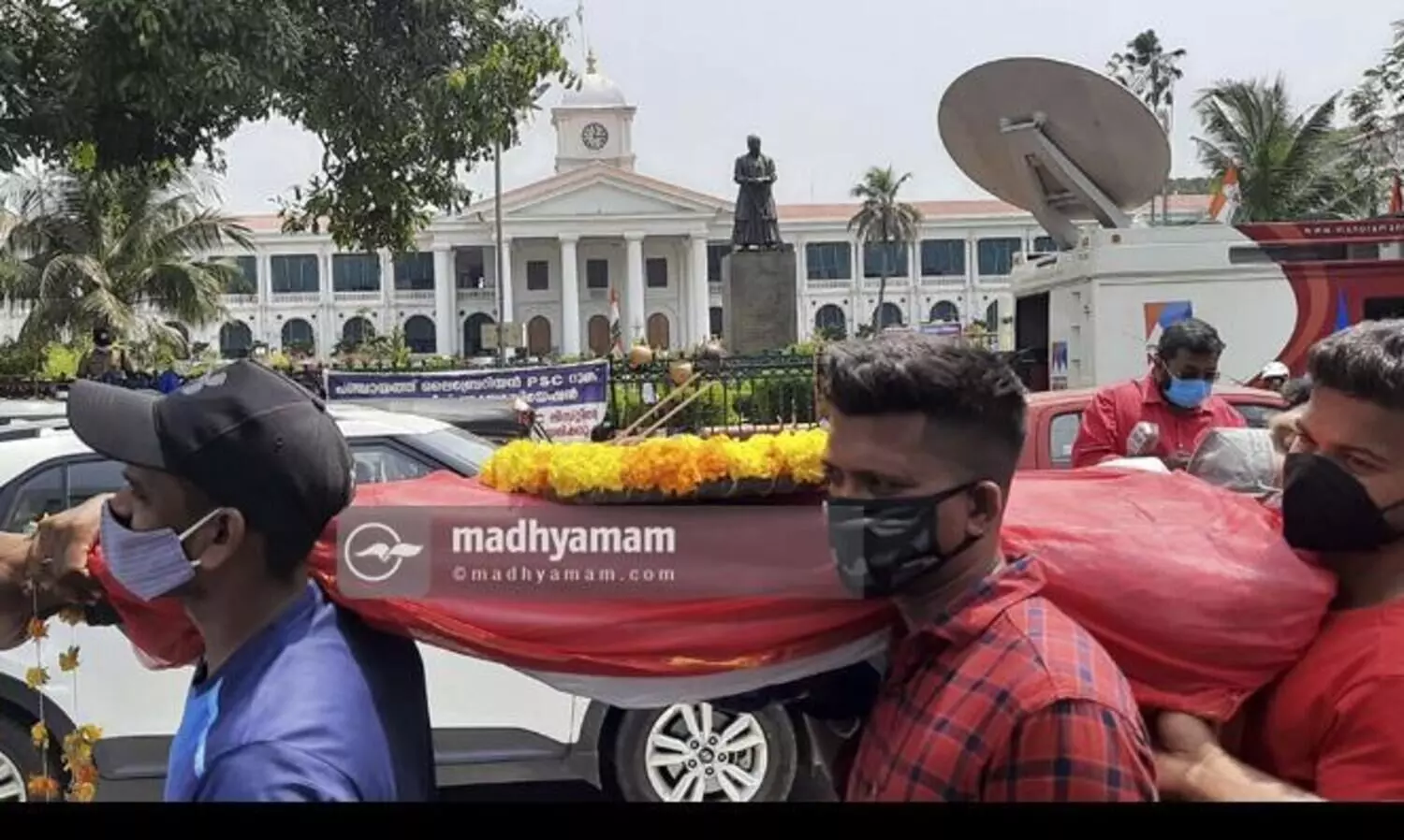 Protesters demand ministerial level talks; appointment for one in five PSC rank holders