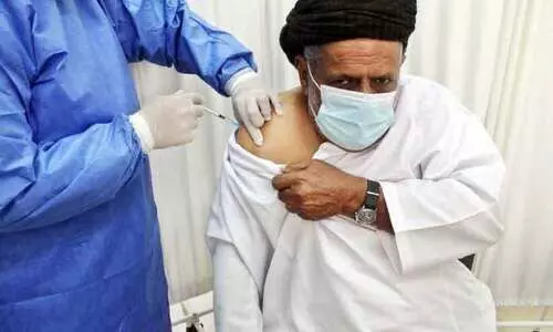 കോ​വി​ഡ്​ വാ​ക്​​സി​നേ​ഷ​ൻ തു​ട​രു​ന്നു