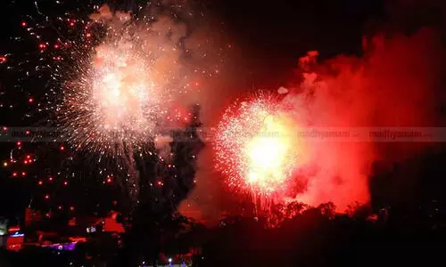 തൃശൂർ പൂരം: നിബന്ധനകൾ പാലിച്ച് മുന്നോട്ടു പോകാൻ ജില്ല ഭരണകൂടം