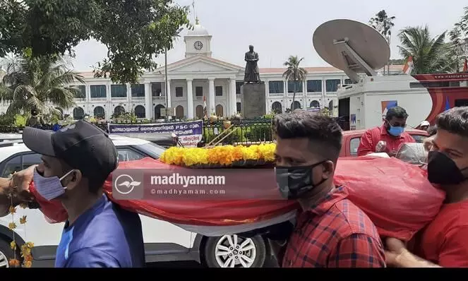 Protesters demand ministerial level talks; appointment for one in five PSC rank holders