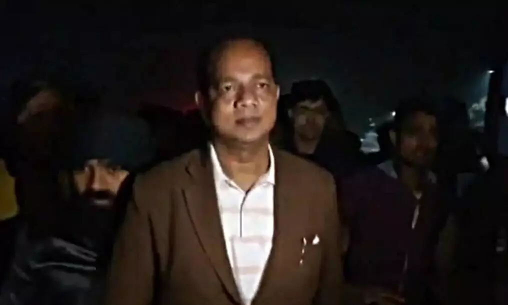 ബോംബേറിൽ പശ്ചിമ ബംഗാൾ മന്ത്രി സാകിർ ഹുസൈന് പരിക്ക്