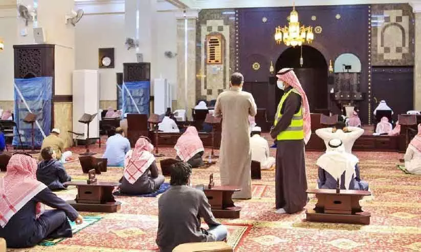 കോ​വി​ഡ്​ സം​ശ​യി​ക്കു​ന്ന​വ​ർ പ​ള്ളി​യി​ൽ പോ​ക​രു​ത്​