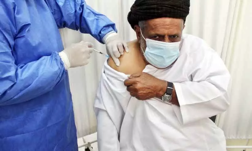 കോവിഡ് വാക്സിനേഷൻ തുടരുന്നു കോവിഡ് വാക്സിനേഷൻ തുടരുന്നു