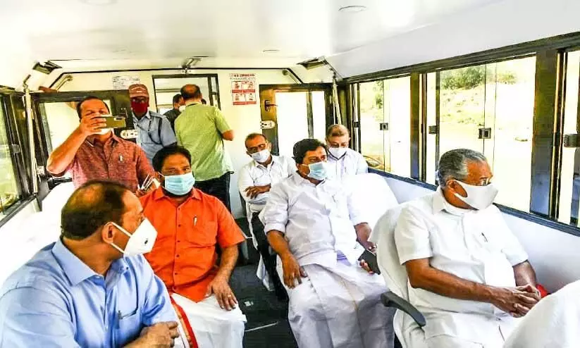 കൊച്ചി വിമാനത്താവളത്തിന് സോളാർ ബോട്ട് നിർമിച്ചുനൽകി കൊച്ചി വിമാനത്താവളത്തിന് സോളാർ ബോട്ട് നിർമിച്ചുനൽകി