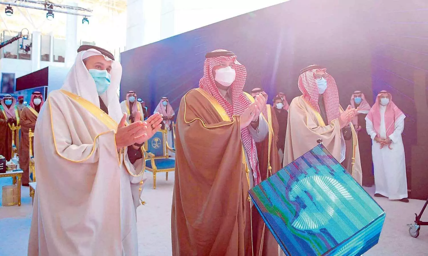 അ​റാ​റി​ലെ പു​തി​യ വി​മാ​ന​ത്താ​വ​ളം ഉ​ദ്​​ഘാ​ട​നം ചെ​യ്​​തു