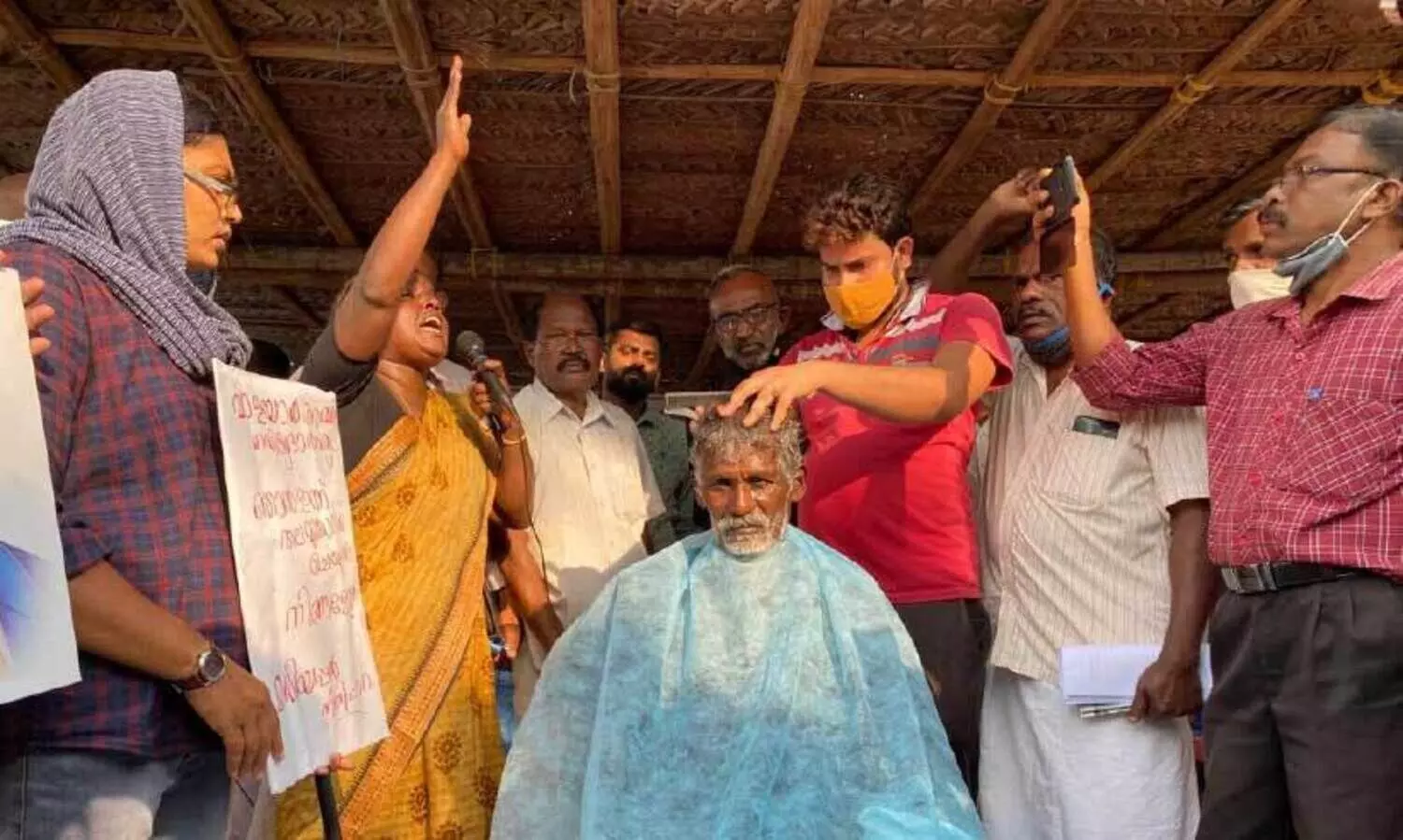 വാളയാർ സമരം: തലമുണ്ഡനംചെയ്​ത്​ പ്രതിഷേധം