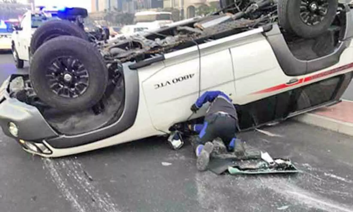 ദു​ബൈ​യി​ൽ അ​ഞ്ച്​ അ​പ​ക​ട​ങ്ങ​ളി​ൽ ആ​റു​പേ​ർ​ക്ക്​ പ​രി​ക്ക്​