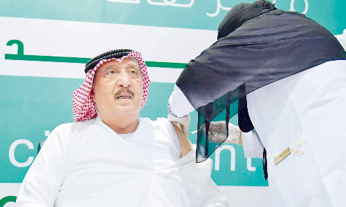 കോ​വി​ഡ്​ പ്ര​തി​രോ​ധ വാ​ക്​​സി​ൻ ര​ണ്ടാം​ഘ​ട്ട കു​ത്തി​വെ​പ്പ്​ ആ​രം​ഭി​ച്ചു