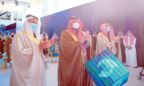 അ​റാ​റി​ലെ പു​തി​യ വി​മാ​ന​ത്താ​വ​ളം ഉ​ദ്​​ഘാ​ട​നം ചെ​യ്​​തു