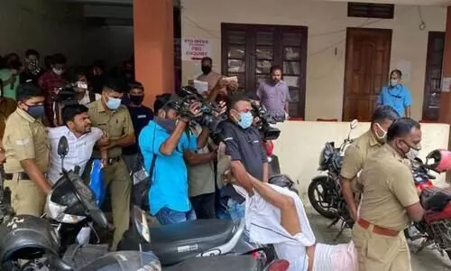 പാലക്കാട് പി.എസ്.സി ഓഫിസ് കെ.എസ്.യു പ്രവർത്തകർ പൂട്ടി പാലക്കാട് പി.എസ്.സി ഓഫിസ് കെ.എസ്.യു പ്രവർത്തകർ പൂട്ടി