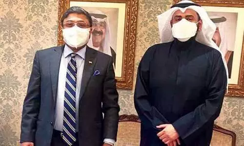 അം​ബാ​സ​ഡ​ർ ആ​രോ​ഗ്യ മ​ന്ത്രി​യു​മാ​യി ച​ർ​ച്ച ന​ട​ത്തി