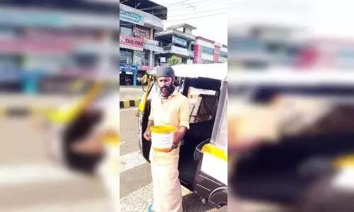 പെട്രോള് വില വർധനയിൽ വ്യാപക പ്രതിഷേധം പെട്രോള് വില വർധനയിൽ വ്യാപക പ്രതിഷേധം