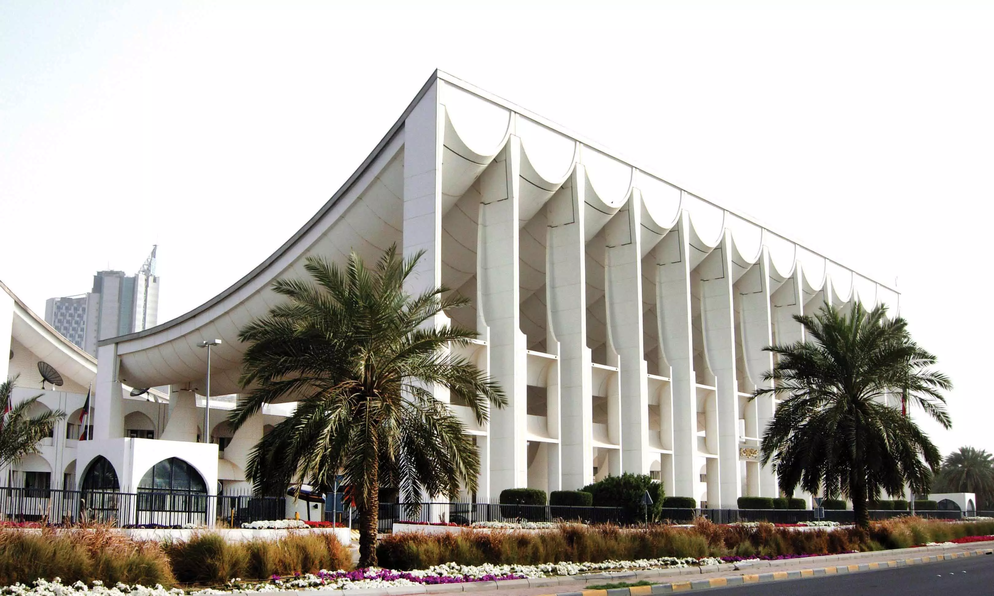 കുവൈത്ത് പാർലമെൻറ് ഒരു മാസത്തേക്ക് മരവിപ്പിച്ചു കുവൈത്ത് പാർലമെൻറ് ഒരു മാസത്തേക്ക് മരവിപ്പിച്ചു