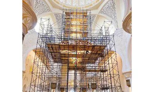 അ​റ്റ​കു​റ്റ​പ്പ​ണി ക​ഴി​ഞ്ഞു ശൈ​ഖ് സാ​യി​ദ് പ​ള്ളി​യി​ലെ ദീ​പ​ങ്ങ​ൾ മി​ന്നി​ത്തി​ള​ങ്ങും