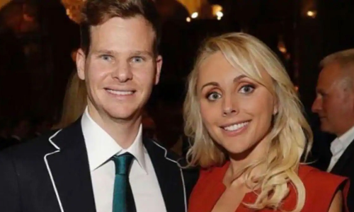 വെറും 2.2 കോടിക്ക്​​​ വേണ്ടി ഭാര്യയെ വിട്ട്​ സ്​മിത്ത്​ ഐ.പി.എൽ കളിക്കാൻ വരുമെന്ന്​ തോന്നുന്നില്ല​- ക്ലർക്ക്​