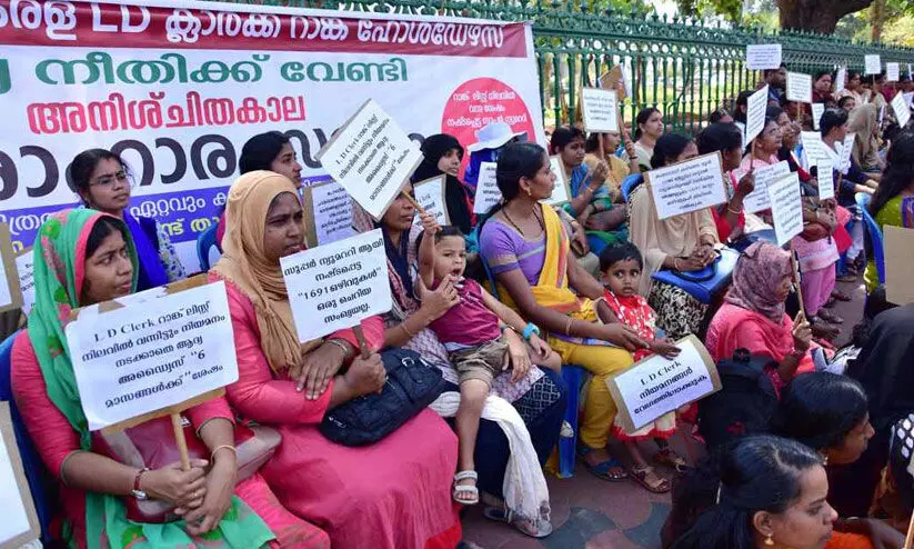ചർച്ച പൂർത്തിയായി; ഉത്തരവ് ഇറങ്ങുന്നത് വരെ സമരം തുടരുമെന്ന് ഉദ്യോഗാർഥികൾ ചർച്ച പൂർത്തിയായി; ഉത്തരവ് ഇറങ്ങുന്നത് വരെ സമരം തുടരുമെന്ന് ഉദ്യോഗാർഥികൾ