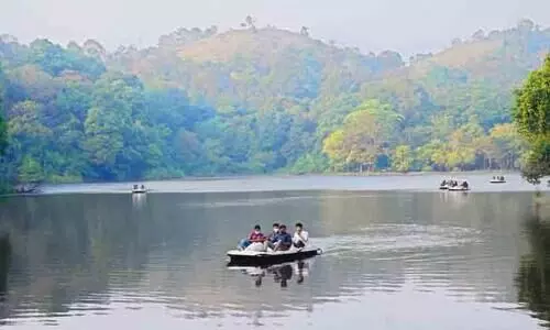 Recession in tourism sector; visitors number decreased