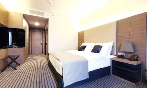 ഹോട്ടൽ ക്വാറൻറീന്​ വൻ ചെലവ്​; സാധാരണക്കാർ പ്രയാസപ്പെടും