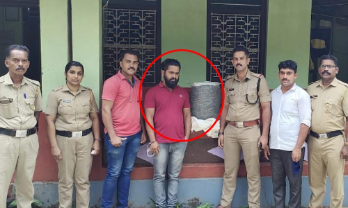 വീട്ടിലെ കട്ടിലിനടിയിൽ വിൽപനക്ക് സൂക്ഷിച്ച ഒമ്പത്​ കിലോ കഞ്ചാവുമായി യുവാവ് അറസ്റ്റിൽ