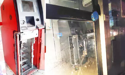 എ.ടി.എമ്മുകൾ തകർത്ത് ലക്ഷങ്ങൾ കവർന്നു