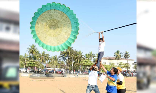 കർഷകർക്ക്​ പിന്തുണയായി വാനിലുയർന്നു, പട്ടങ്ങൾ