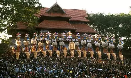 തൃ​ശൂ​ർ പൂ​രം പ്ര​ദ​ർ​ശ​ന​ത്തി​ന് ഓ​ൺ​ലൈ​ൻ ടി​ക്ക​റ്റ്   മാ​ത്ര​മേ അ​നു​വ​ദി​ക്കാ​നാ​വൂ –ആ​രോ​ഗ്യ വ​കു​പ്പ്