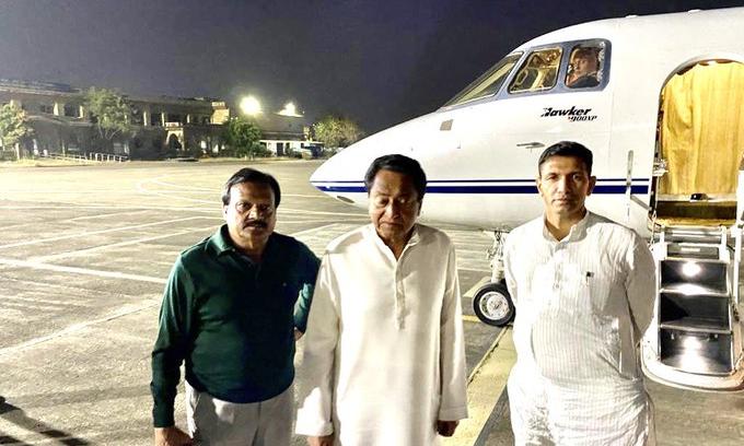 ലിഫ്റ്റ് തകർന്നുവീണു; മധ്യപ്രദേശിൽ കമൽനാഥും മറ്റു കോൺഗ്രസ് നേതാക്കളും രക്ഷപ്പെട്ടത് തലനാരിഴക്ക് ലിഫ്റ്റ് തകർന്നുവീണു; മധ്യപ്രദേശിൽ കമൽനാഥും മറ്റു കോൺഗ്രസ് നേതാക്കളും രക്ഷപ്പെട്ടത് തലനാരിഴക്ക്