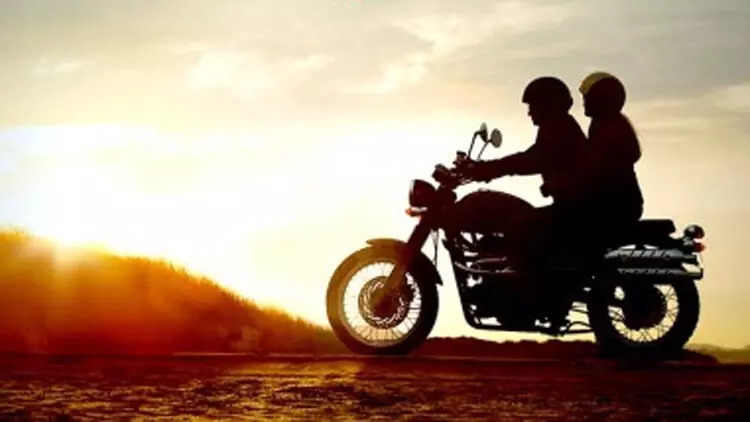 നടുവേദനയില്ലാത്ത ബൈക്ക് യാത്രക്ക്...