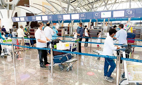 ഗ​ൾ​ഫി​ൽ​നി​ന്ന്​ ഇ​ന്ത്യ​യി​ലേ​ക്ക്​ പോ​കു​ന്ന​വ​ർ​ക്ക്​ പു​തി​യ   മാ​ർ​ഗ​നി​ർ​ദേ​ശ​ങ്ങ​ൾ നി​ല​വി​ൽ​വ​ന്നു