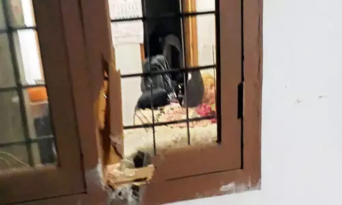 പാറ പൊട്ടിക്കുന്നതിനിടെ കല്ല് വീണ് വീട് തകർന്നു