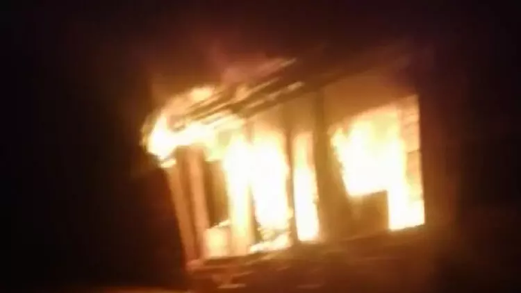 വാളകത്ത് വസ്ത്ര വ്യാപാര സ്ഥാപനത്തിൽ തീപിടിത്തം