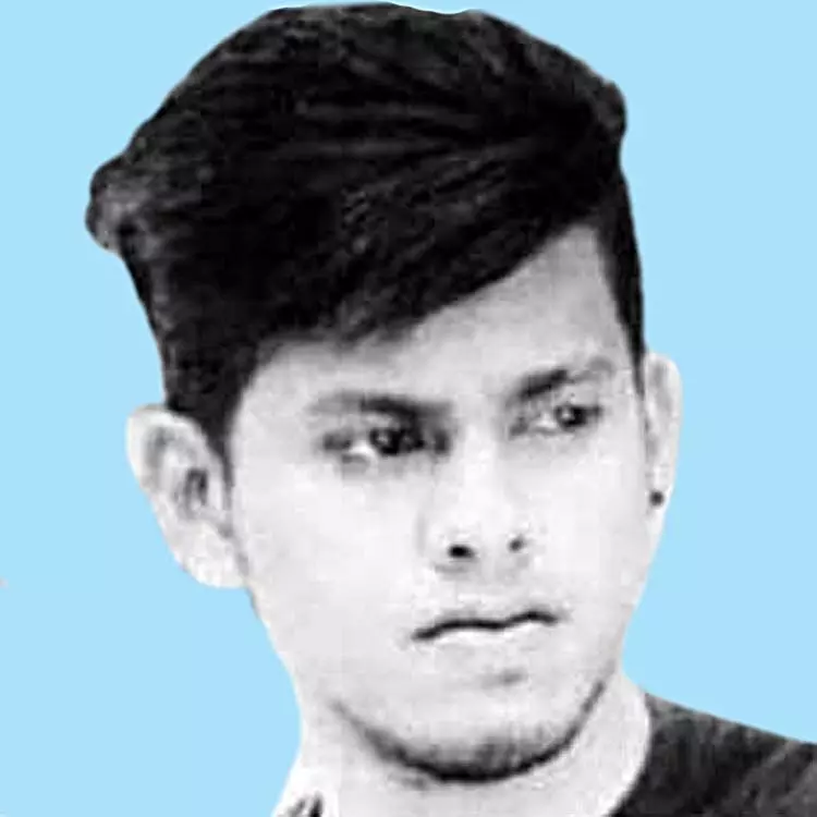 ബൈ​ക്ക​പ​ക​ട​ത്തി​ൽ പ​രി​ക്കേ​റ്റ യു​വാ​വ് മ​രി​ച്ചു