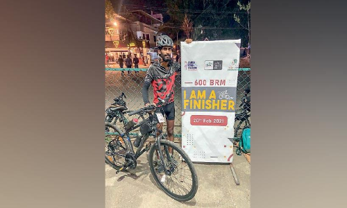 സൈ​ക്കി​ൾ സ​വാ​രി ഹ​ര​മാ​ണ് സ​തീ​ഷി​ന്