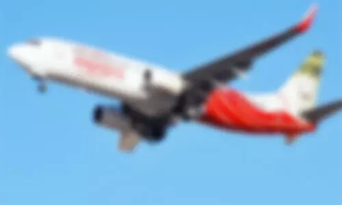 പിതാവ്​ മരിച്ചു; അനുമതി ലഭിക്കാത്തതിനാൽ മകൻ വിമാനത്താവളത്തിൽ കുടുങ്ങി