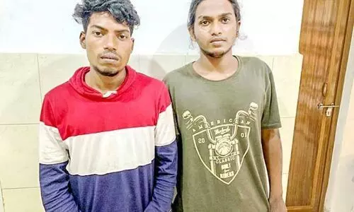 ബൈക്കിലെത്തി മാല മോഷണം: രണ്ടുപേർ അറസ്റ്റിൽ ബൈക്കിലെത്തി മാല മോഷണം: രണ്ടുപേർ അറസ്റ്റിൽ