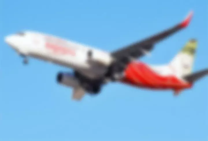 പിതാവ് മരിച്ചു; അനുമതി ലഭിക്കാത്തതിനാൽ മകൻ വിമാനത്താവളത്തിൽ കുടുങ്ങി പിതാവ് മരിച്ചു; അനുമതി ലഭിക്കാത്തതിനാൽ മകൻ വിമാനത്താവളത്തിൽ കുടുങ്ങി